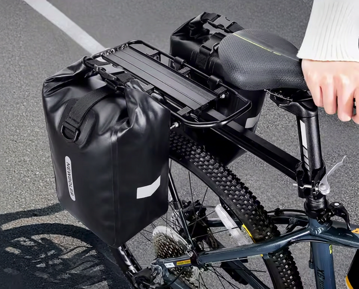 Cyclonis 10 L — montée sur porte-bagages